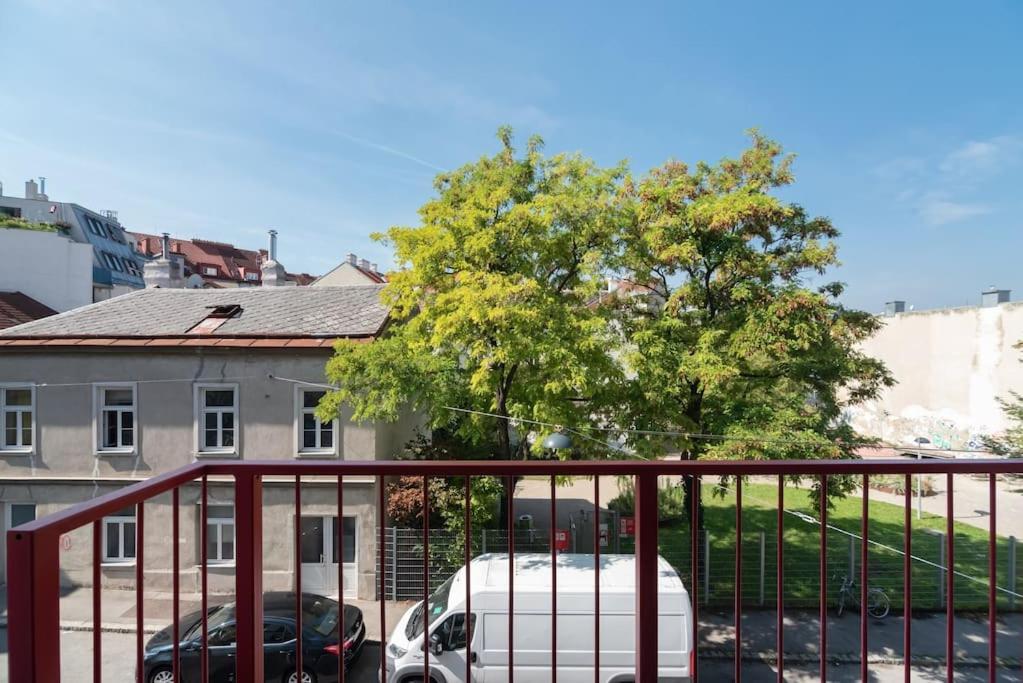 Gruene Und Zentrale Ruhelage Im Neubau Mit Balkon Apartment Vienna Exterior photo