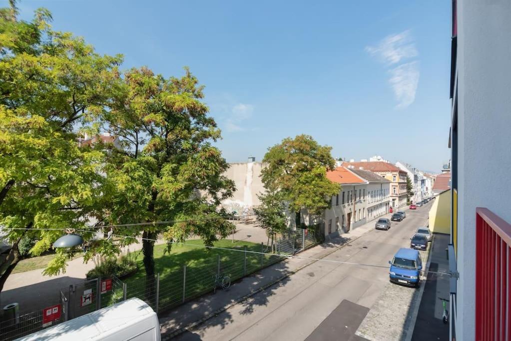 Gruene Und Zentrale Ruhelage Im Neubau Mit Balkon Apartment Vienna Exterior photo